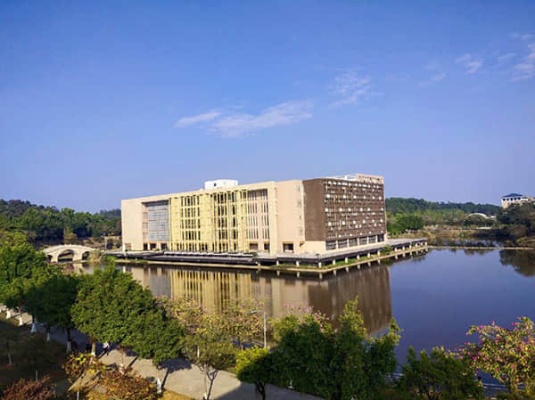 4万亿电网投资已在路上，哪些企业有望受益？